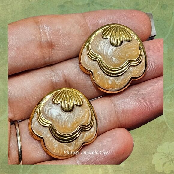 Vtg Enamel Peach Clip On Earrings Woman' Jewelry 80's Goldtone Retro Swirl Shell - Picture 2 of 11